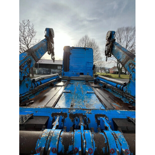 2017 فولفو FM 460-44350390