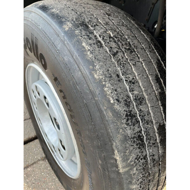 2017 فولفو FM 460-44350395