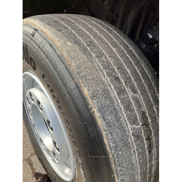 2017 فولفو FM 460-44350401