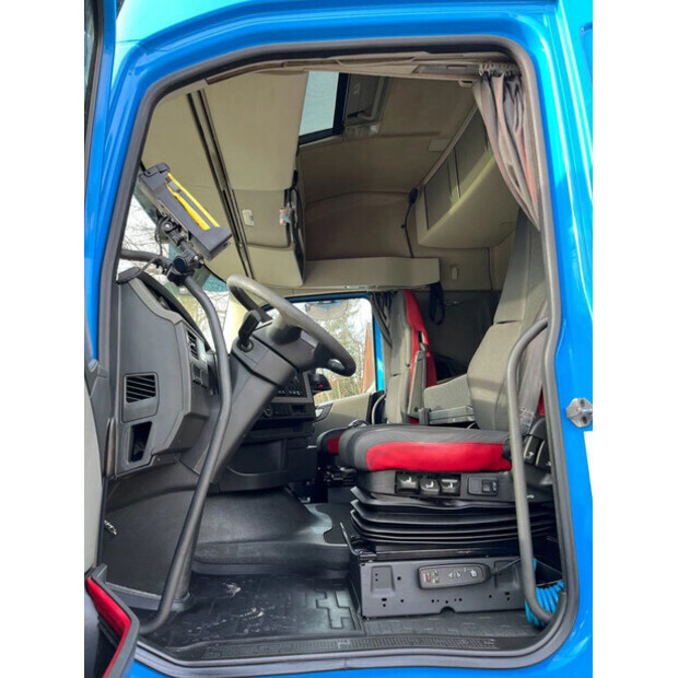 2017 فولفو FM 460-44350403