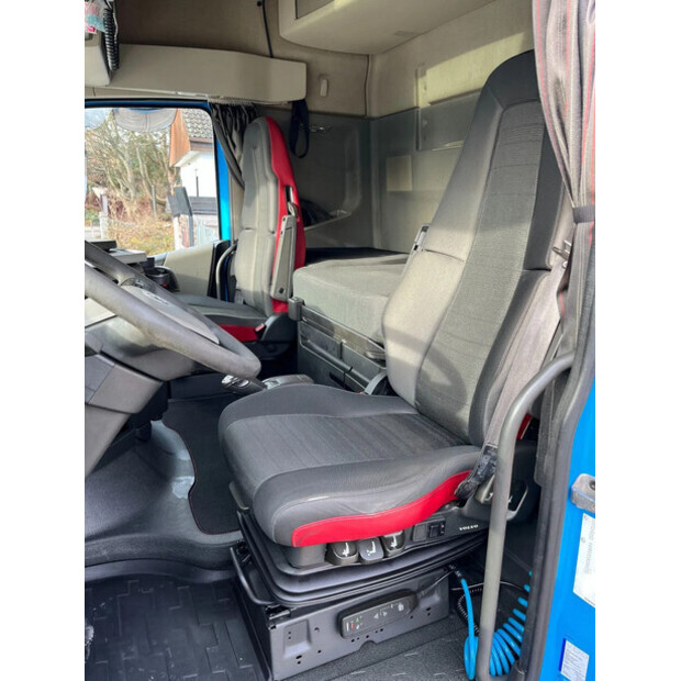 2017 فولفو FM 460-44350405