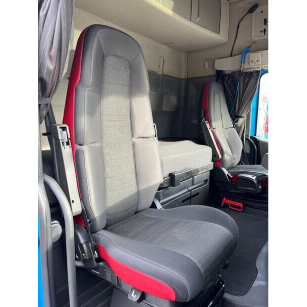 2017 فولفو FM 460-44350417