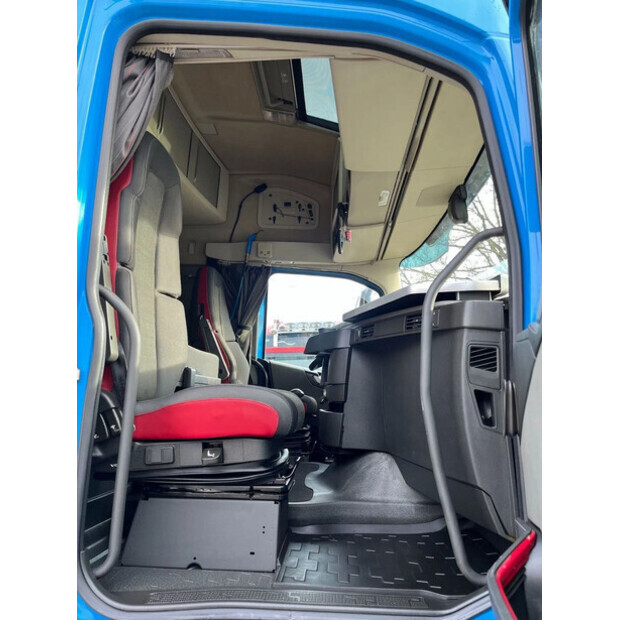 2017 فولفو FM 460-44350422