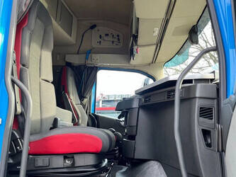 2017-volvo-fm-460-1395921-44350422