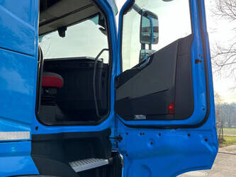 2017-volvo-fm-460-1395921-44350423