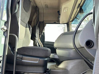 2015-daf-xf-106-440-1395923-44350532