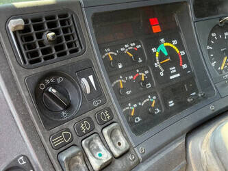 2002-scania-r164-480-1395924-44350568