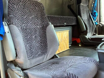 2002-scania-r164-480-1395924-44350577