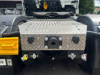 2015-man-tgx-18-480-1395926-44350634