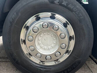 2015-man-tgx-18-480-1395926-44350646