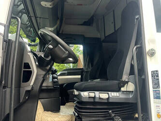 2015-man-tgx-18-480-1395926-44350652