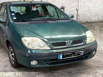 صورة ل سيارات 2002 رينو Megane