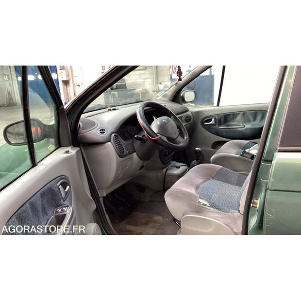 2002 رينو Megane-44364695