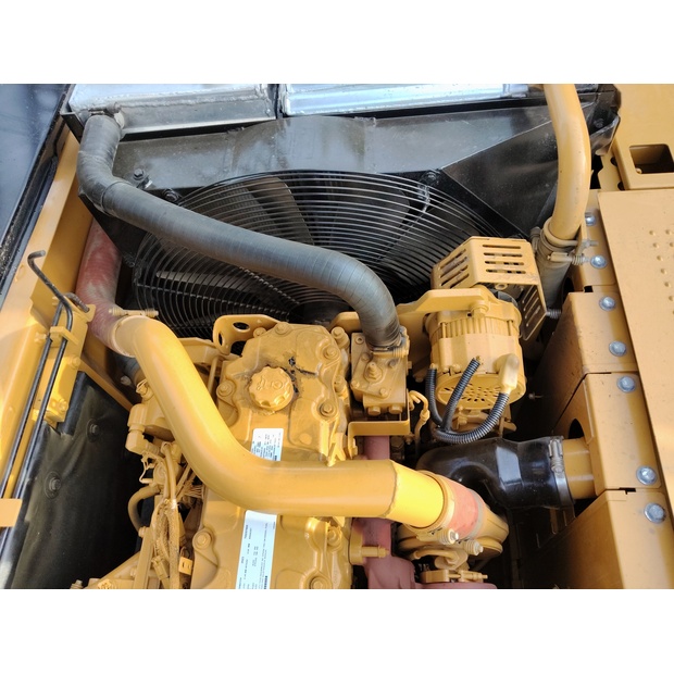 2023 Caterpillar 330D-44364873