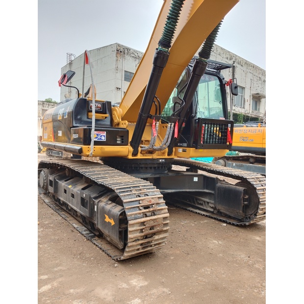2023 Caterpillar 330D-44364879
