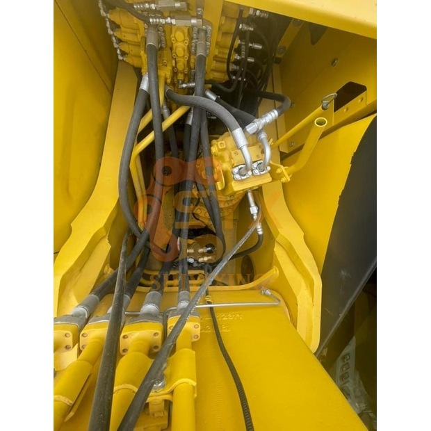 2024 Komatsu PC300-44367173