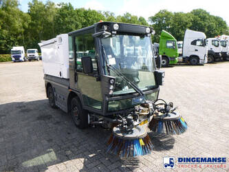 2014-schmidt-compact-200-street-sweeper-44367245
