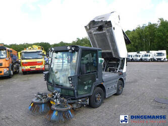 2014-schmidt-compact-200-street-sweeper-44367248