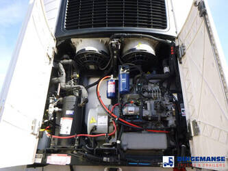 2014-schmitz-cargobull-frigo-trailer-carrier-vector-1550-1383990-44370668