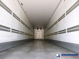 2014-schmitz-cargobull-frigo-trailer-carrier-vector-1550-1384028-44371415