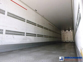 2014-schmitz-cargobull-frigo-trailer-carrier-vector-1550-1384028-44371417