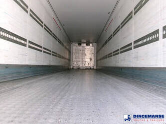 2014-schmitz-cargobull-frigo-trailer-carrier-vector-1550-1384038-44371621