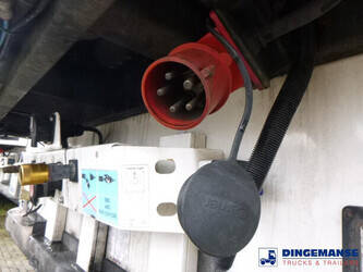 2014-schmitz-cargobull-frigo-trailer-carrier-vector-1550-1384038-44371624