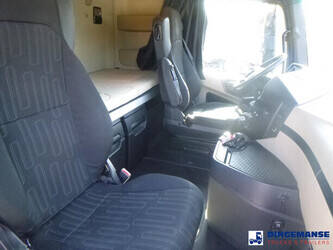 2018-mercedes-benz-arocs-1946-1384367-44380572