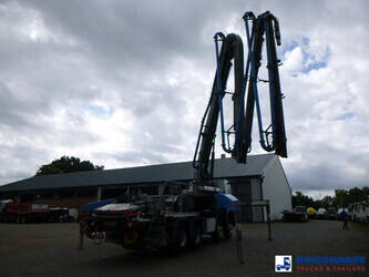 2019-mercedes-benz-others-1384388-44381276