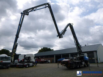 2019-mercedes-benz-others-1384388-44381280