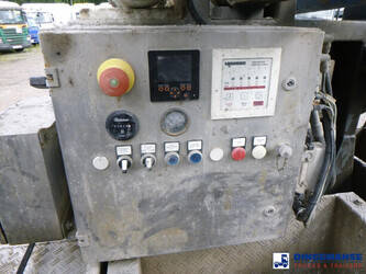 2019-mercedes-benz-others-1384388-44381302