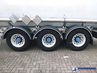 2001-magyar-others-1384389-44381329