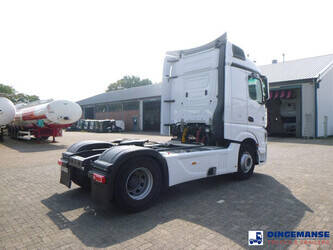 2020-mercedes-benz-actros-1851-1384390-44381368