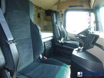 2020-mercedes-benz-actros-1851-1384390-44381380