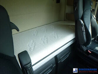 2020-mercedes-benz-actros-1851-1384390-44381381