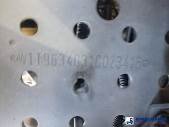 2020-mercedes-benz-actros-1851-1384390-44381392