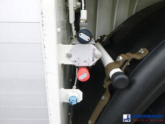 2001-lag-others-1384392-44381437