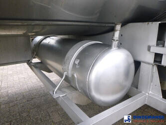 2004-parcisa-others-1384397-44381587