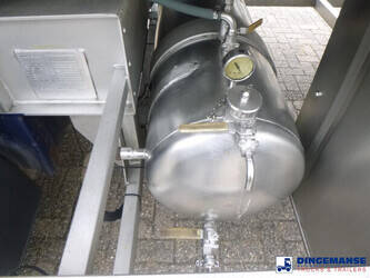 2004-parcisa-others-1384397-44381588