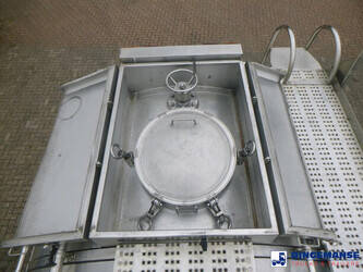 2004-parcisa-others-1384397-44381613