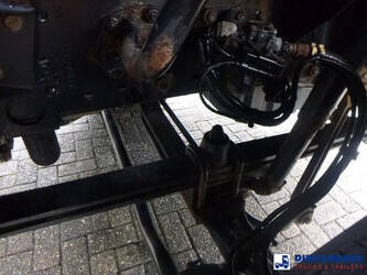 2010-mercedes-benz-axor-1824-1384415-44382047