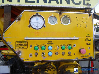 2010-mercedes-benz-axor-1824-1384415-44382051