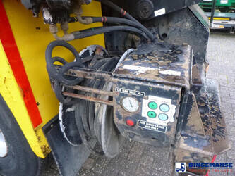 2010-mercedes-benz-axor-1824-1384415-44382054