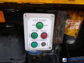 2010-mercedes-benz-axor-1824-1384415-44382055