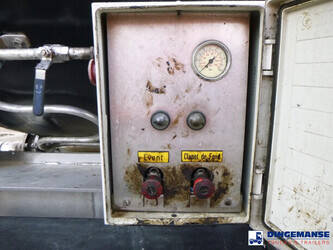 2010-maisonneuve-others-1384423-44382271