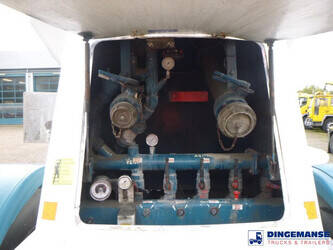 2002-feldbinder-others-1384425-44382312