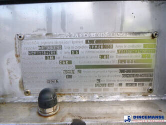 2010-maisonneuve-others-1384426-44382359