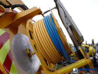 2014-volvo-others-1384457-44383153