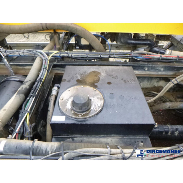 2014 فولفو OTHERS-44383157