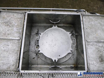 2011-burg-others-44383275